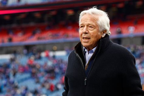 Patriots owner Robert Kraft launches antisemitism campaign